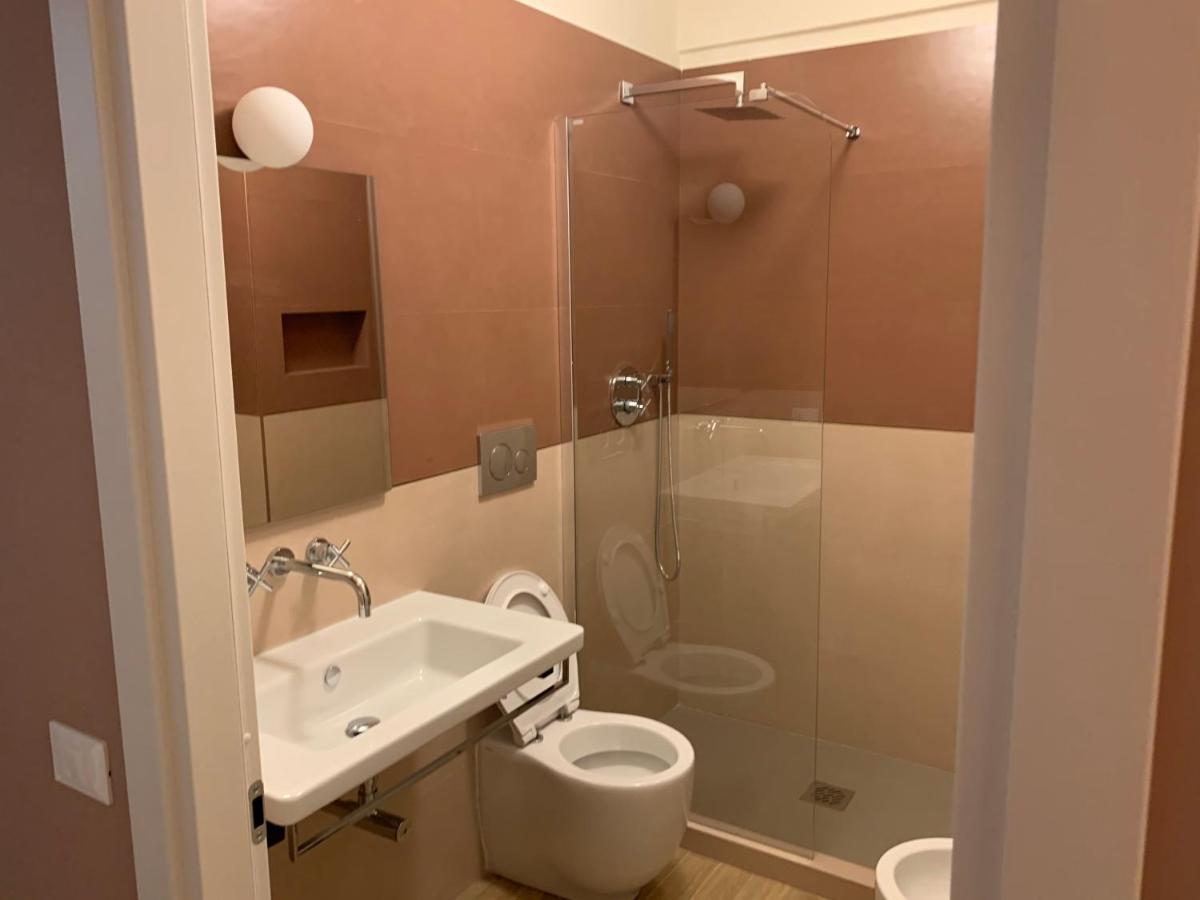 B&B Fossatello Affittacamere Genua Exteriör bild