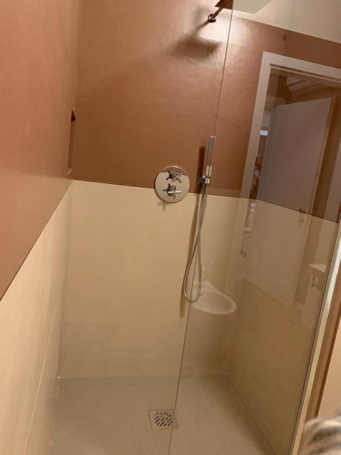 B&B Fossatello Affittacamere Genua Exteriör bild