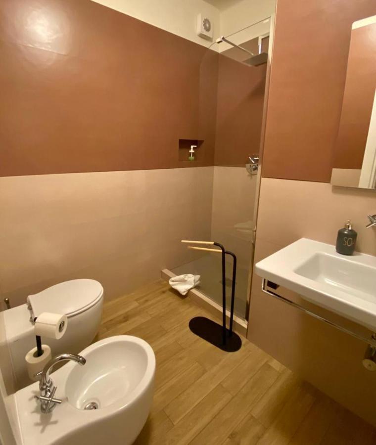 B&B Fossatello Affittacamere Genua Exteriör bild